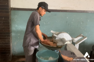 Peluang Usaha: Penghasilan Jasa Penggilingan Daging Bakso